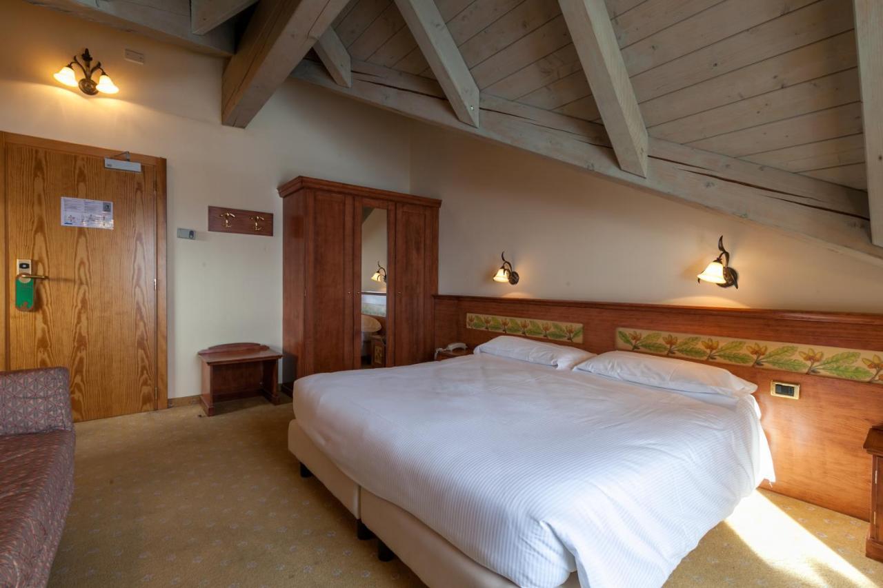 Hotel Delle Alpi Tonalepas Buitenkant foto